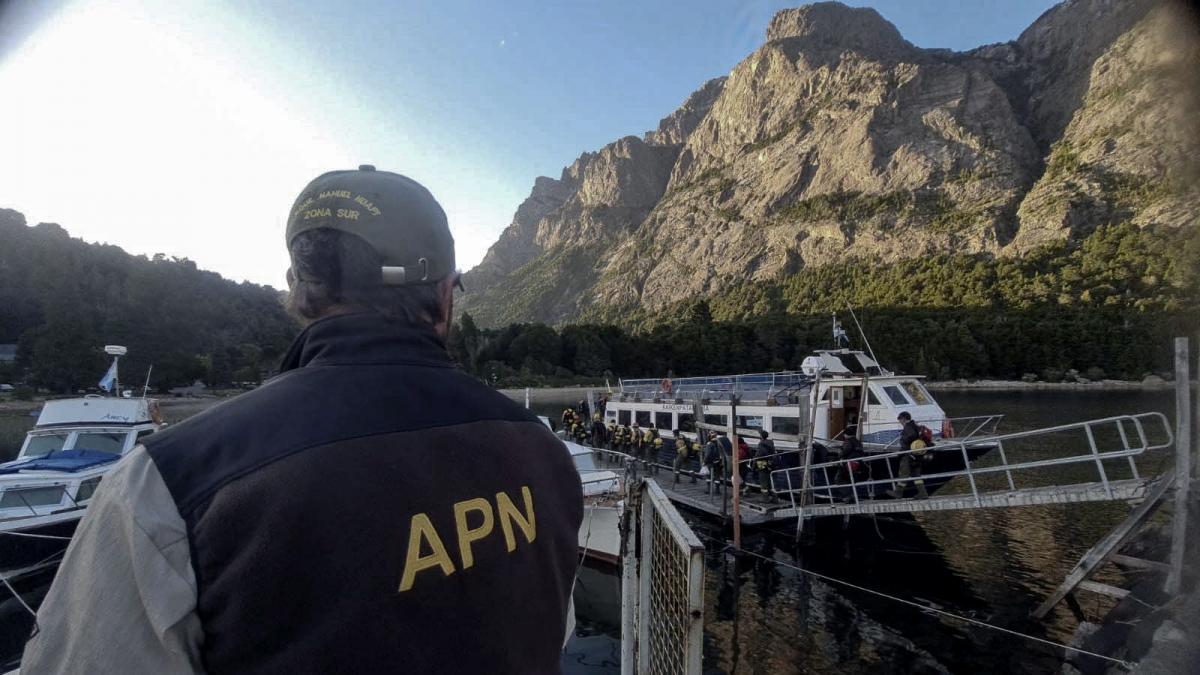 Más de 625 hectáreas del Nahuel Huapi han sido consumidas por el incendio.