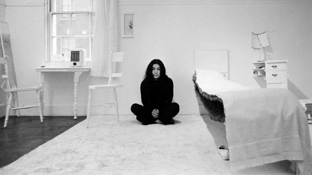 Inauguran la retrospectiva más grande sobre Yoko Ono: obras para caminar y atravesar.