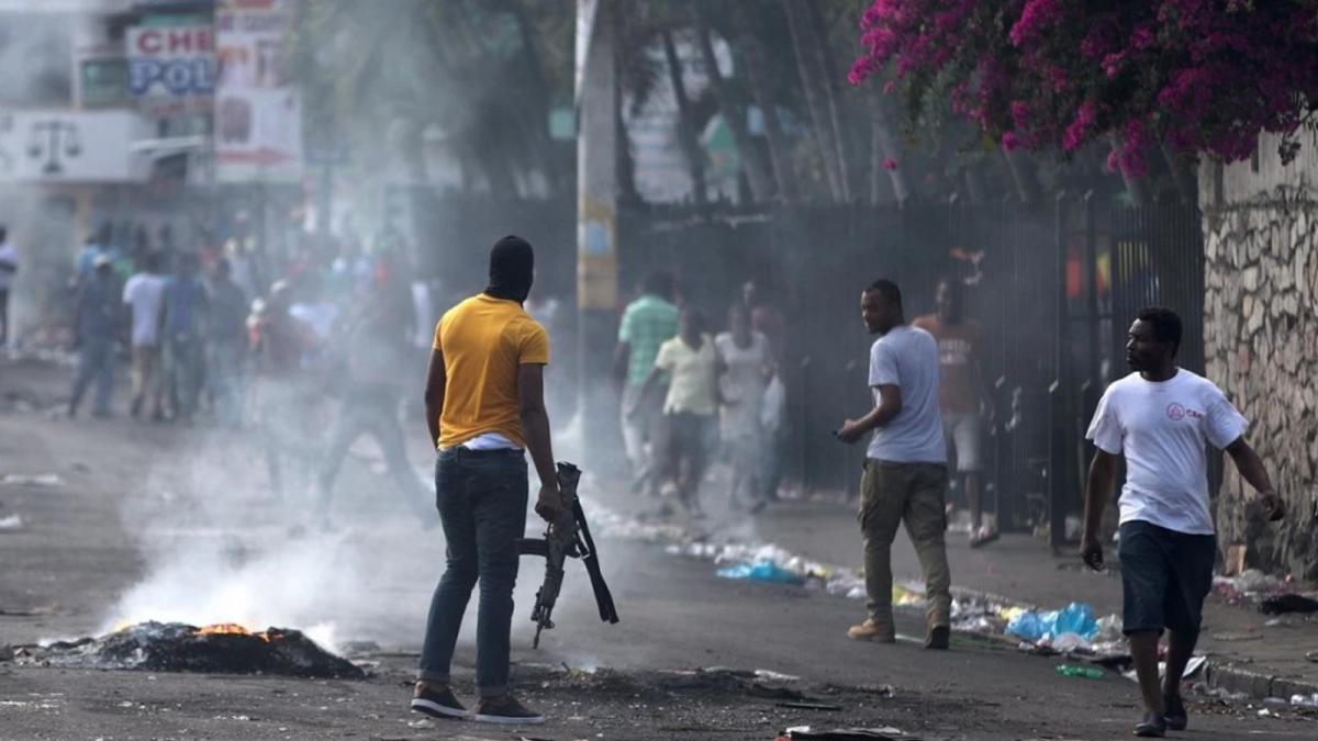  Cinco muertos en un enfrentamiento entre manifestantes y policías en Haití 