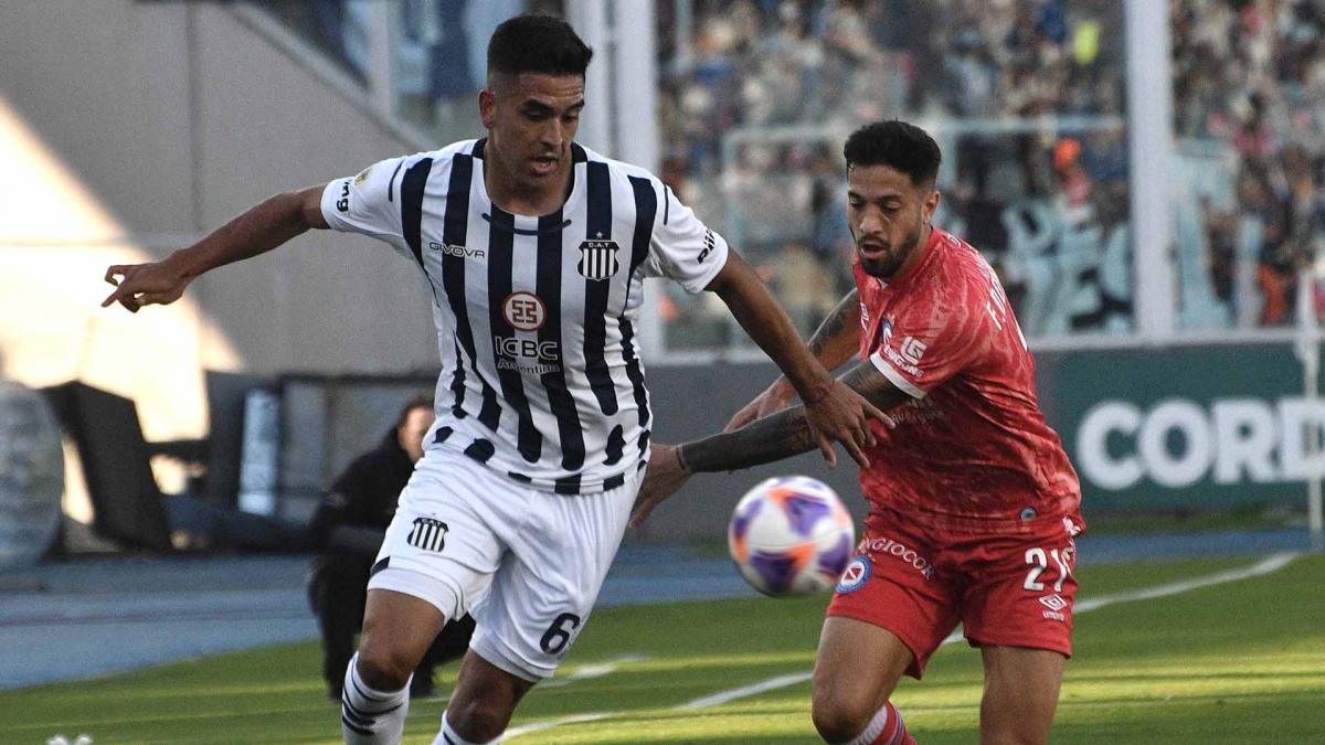  Talleres y Argentinos Juniors juegan en el Kempes y no quieren alejarse de la punta 