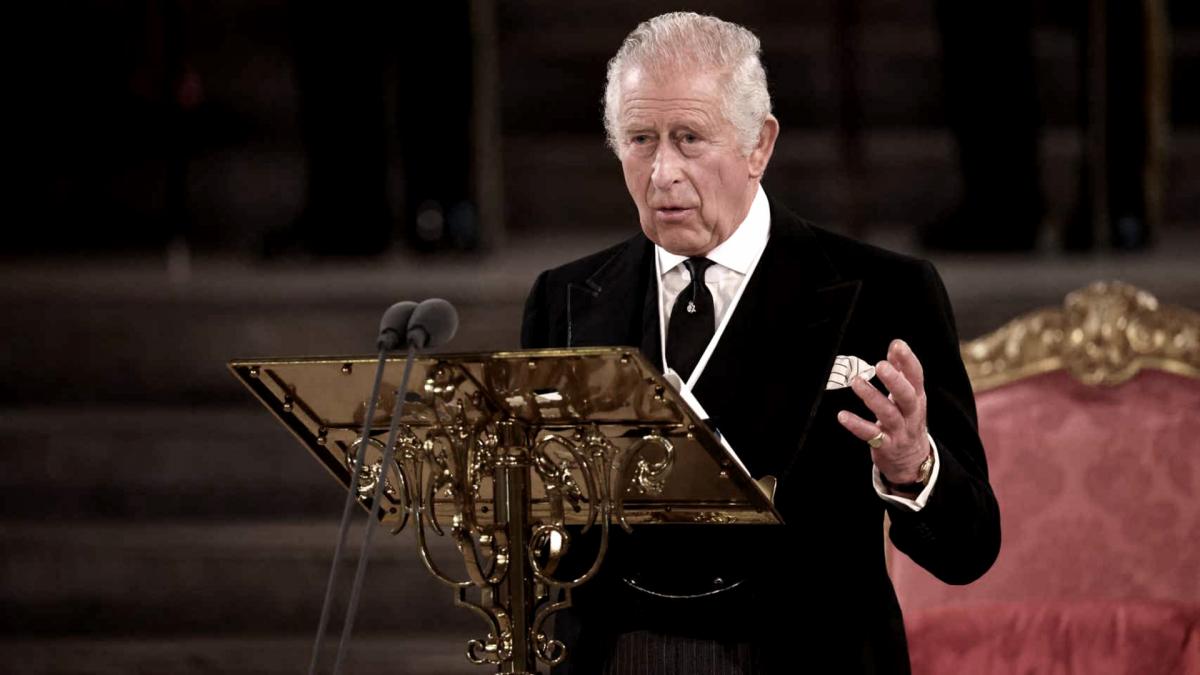 El primer ministro británico se reunirá con el rey Carlos III a través de una llamada telefónica.