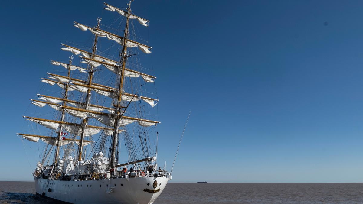  La Fragata Libertad ya está en Puerto Belgrano para su mantenimiento de cara a un nuevo viaje 