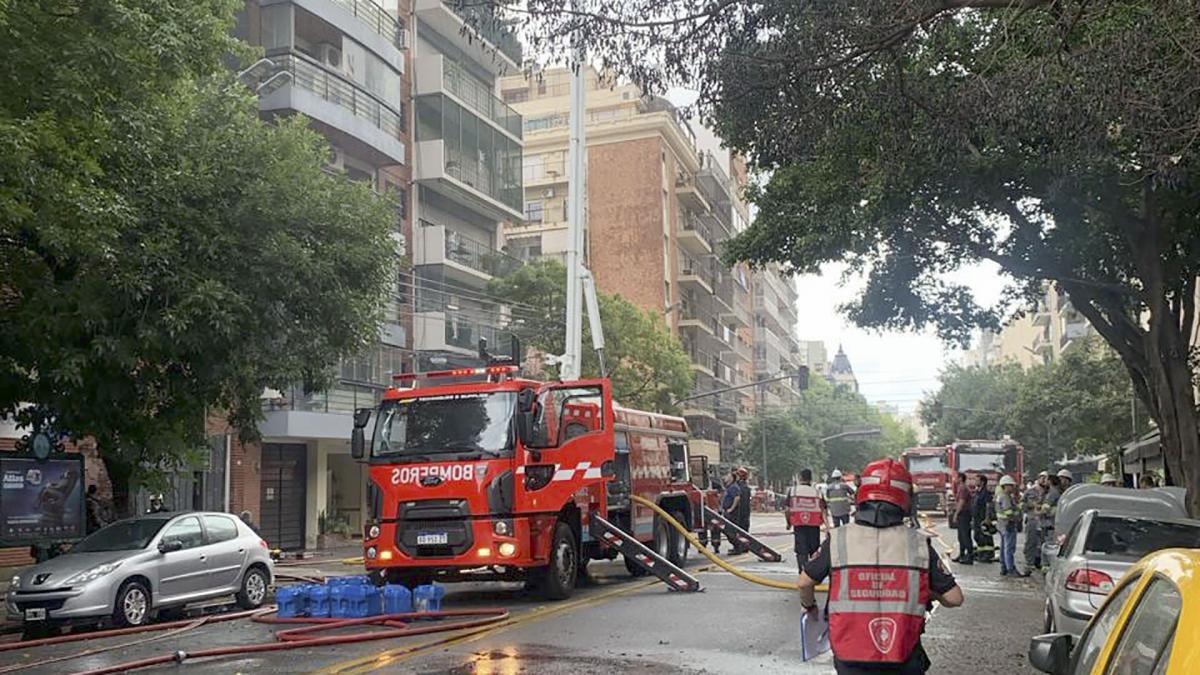 Incendio en subestación de Edesur enfrentado por bomberos