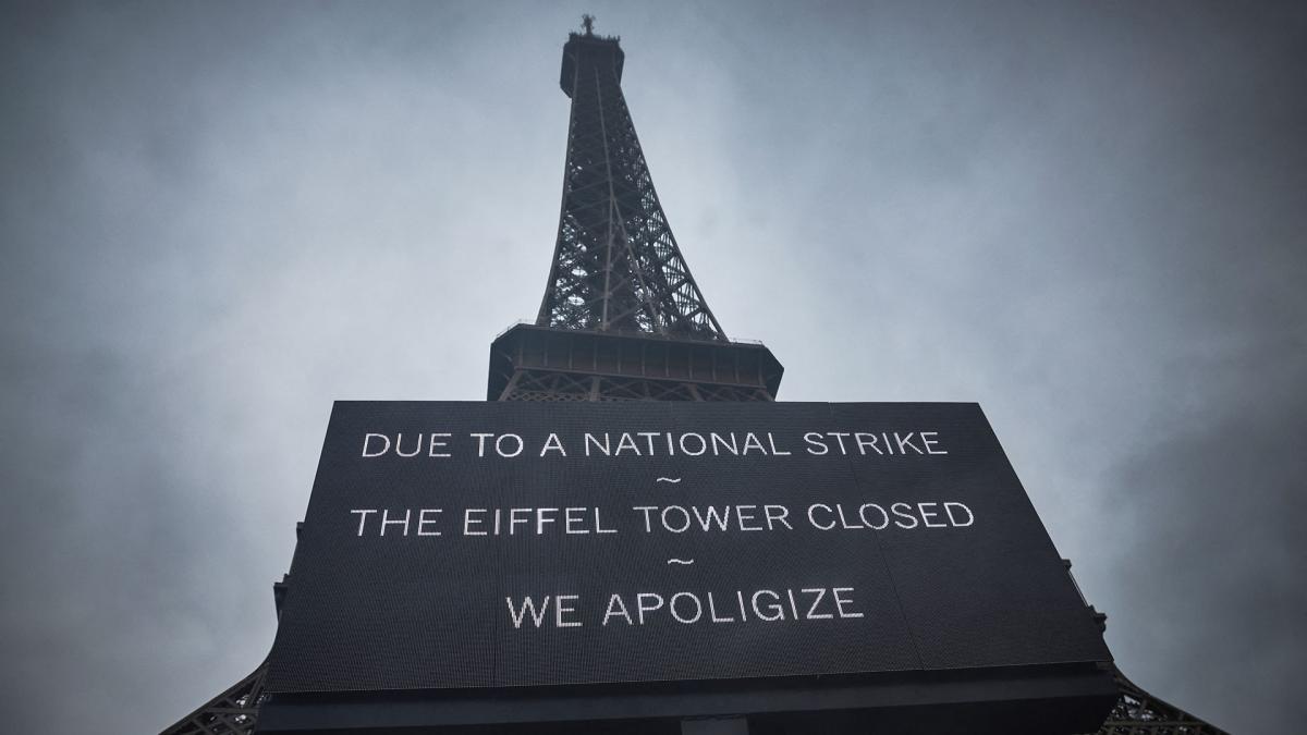 Los trabajadores en huelga provocaron el cierre de la Torre Eiffel en París.