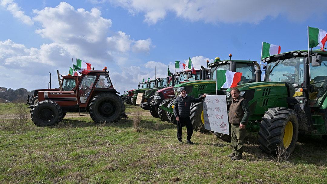 Agricultores se preparan para manifestarse en Roma y en el festival de San Remo.