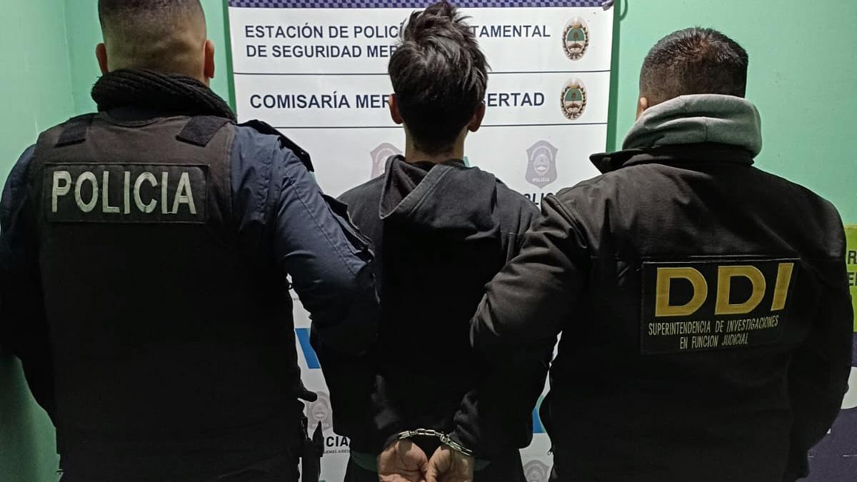 El acusado de asesinar a un joven exfutbolista de Midland se escapó.