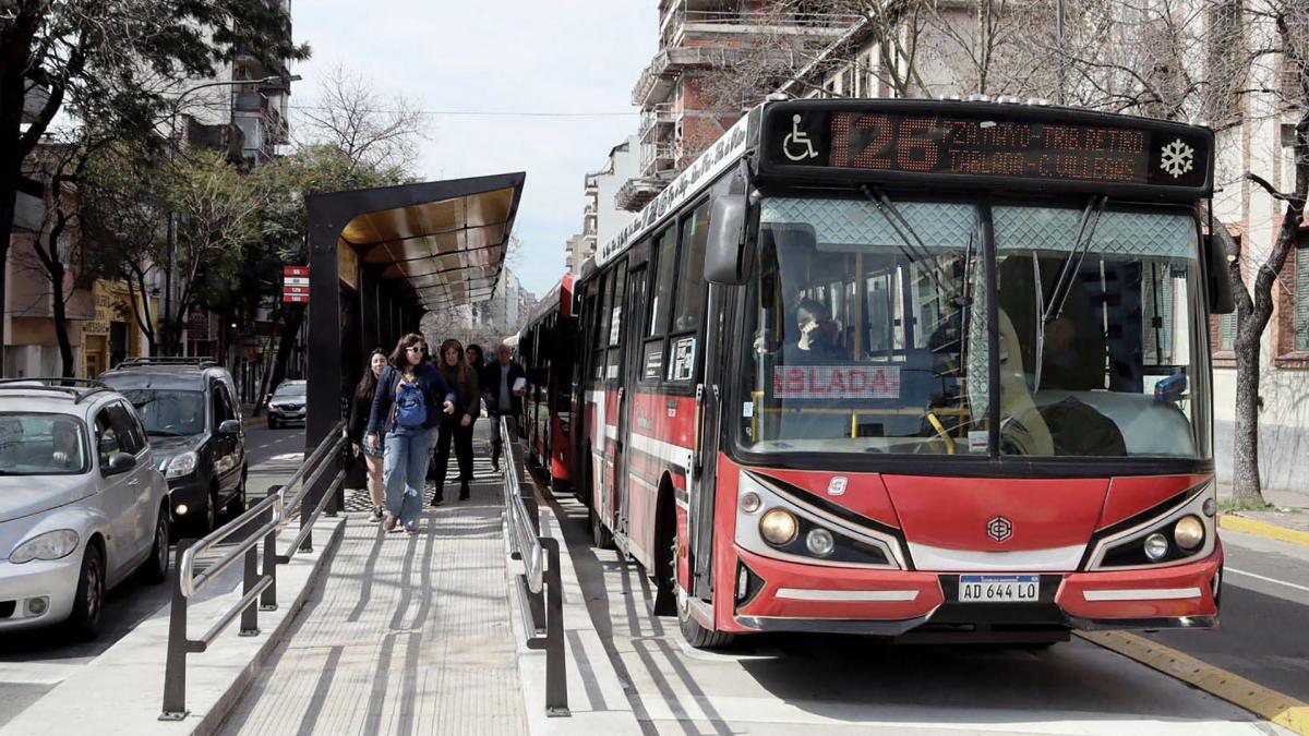 Los empresarios han hecho una advertencia sobre la urgencia de actuar para evitar una posible huelga en el sector del transporte, ya que el tiempo disponible es limitado.