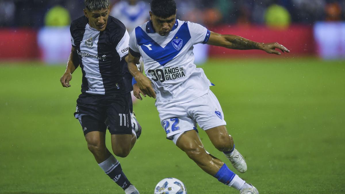  Riestra irá por su primer triunfo ante Vélez Sarsfield 