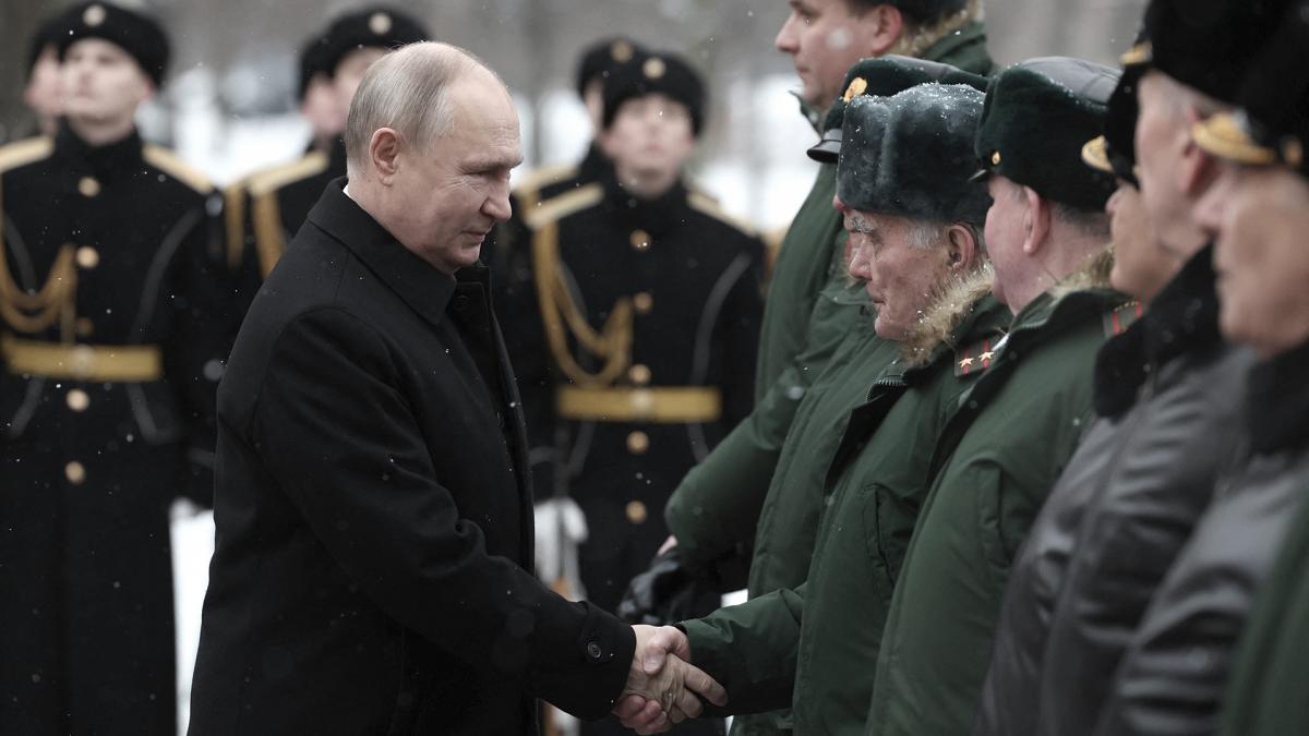  Putin destaca la producción militar de Rusia y Ucrania pide apoyo a sus socios 