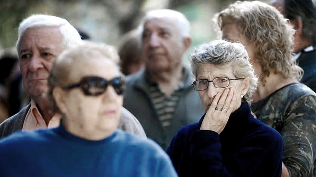 En Suiza se someten a votación el aumento de la edad de jubilación y un bono para jubilados.