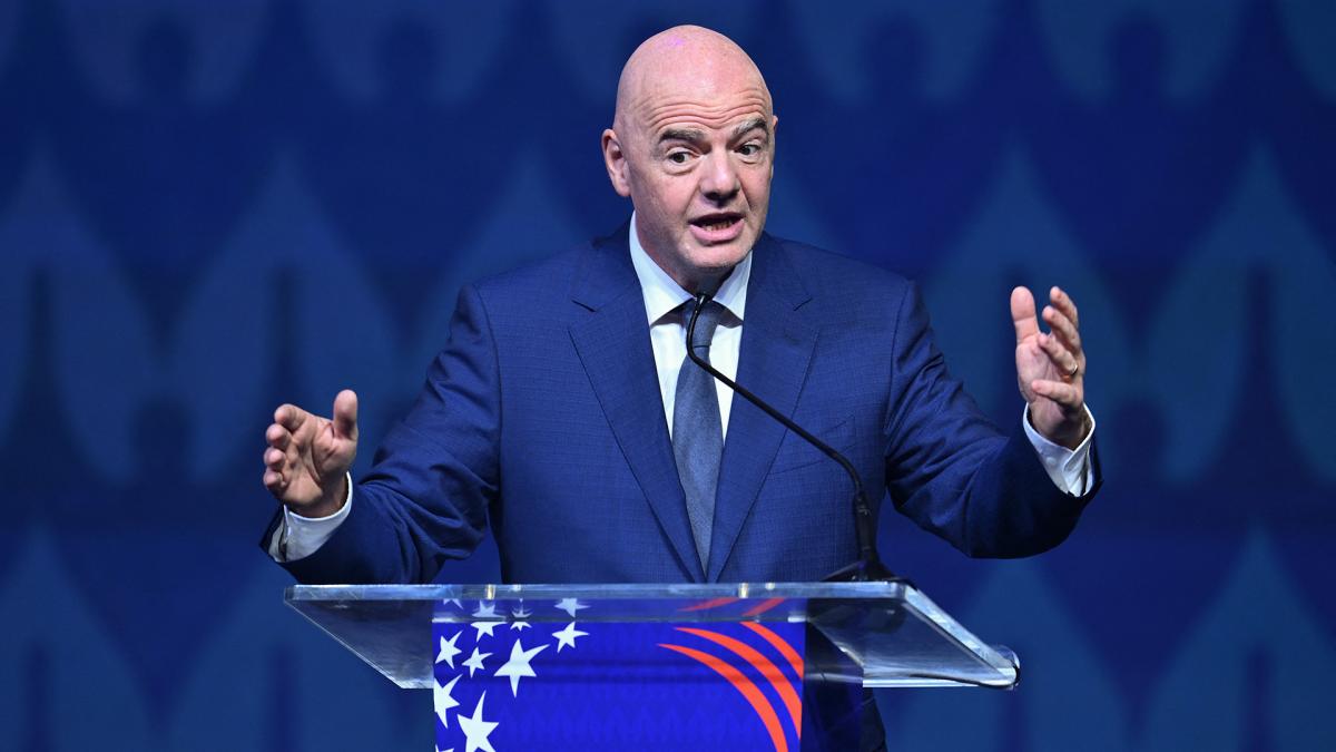 Gianni Infantino afirma que la FIFA se opone a la implementación de la tarjeta azul.